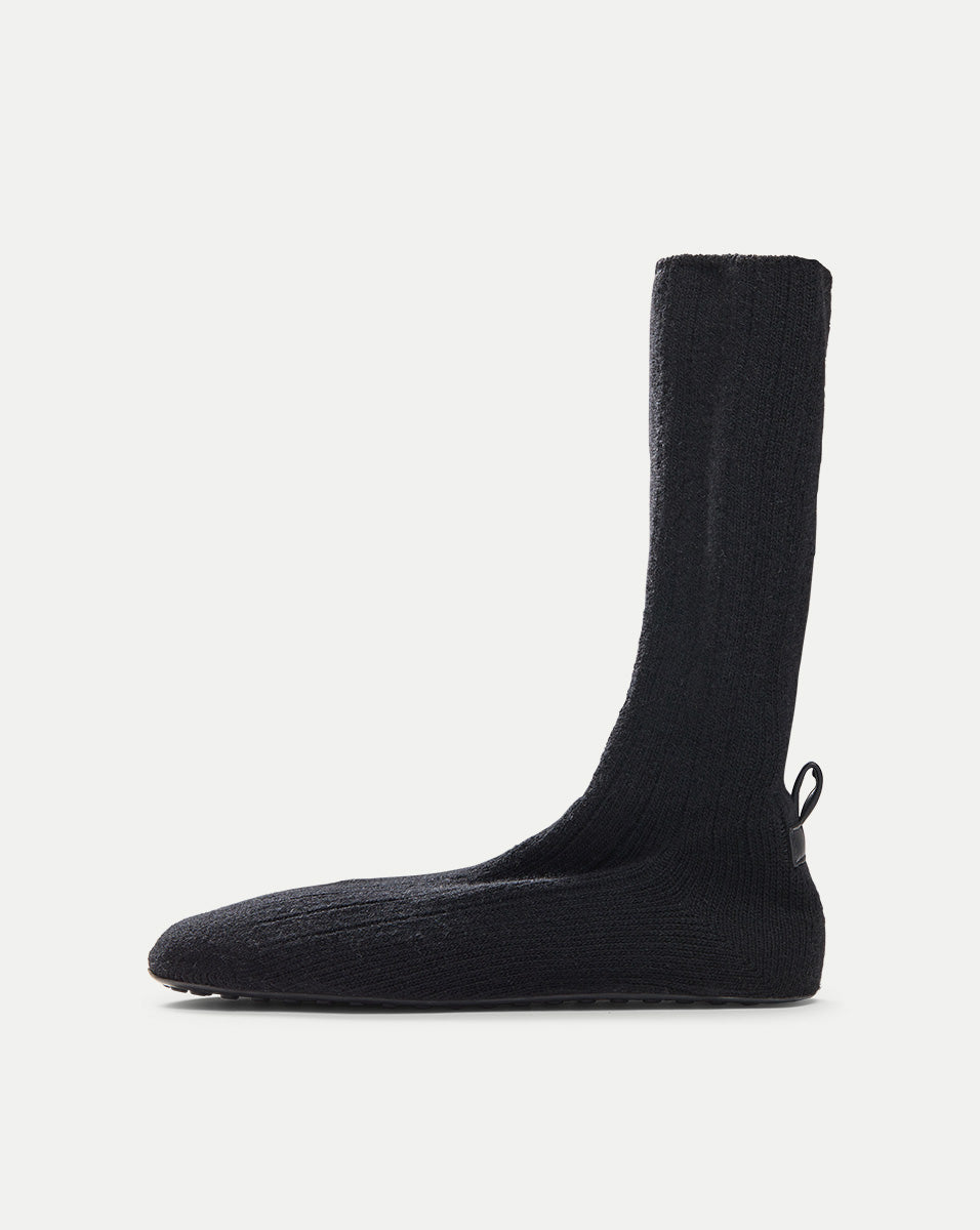 Flexible Knit Shoe